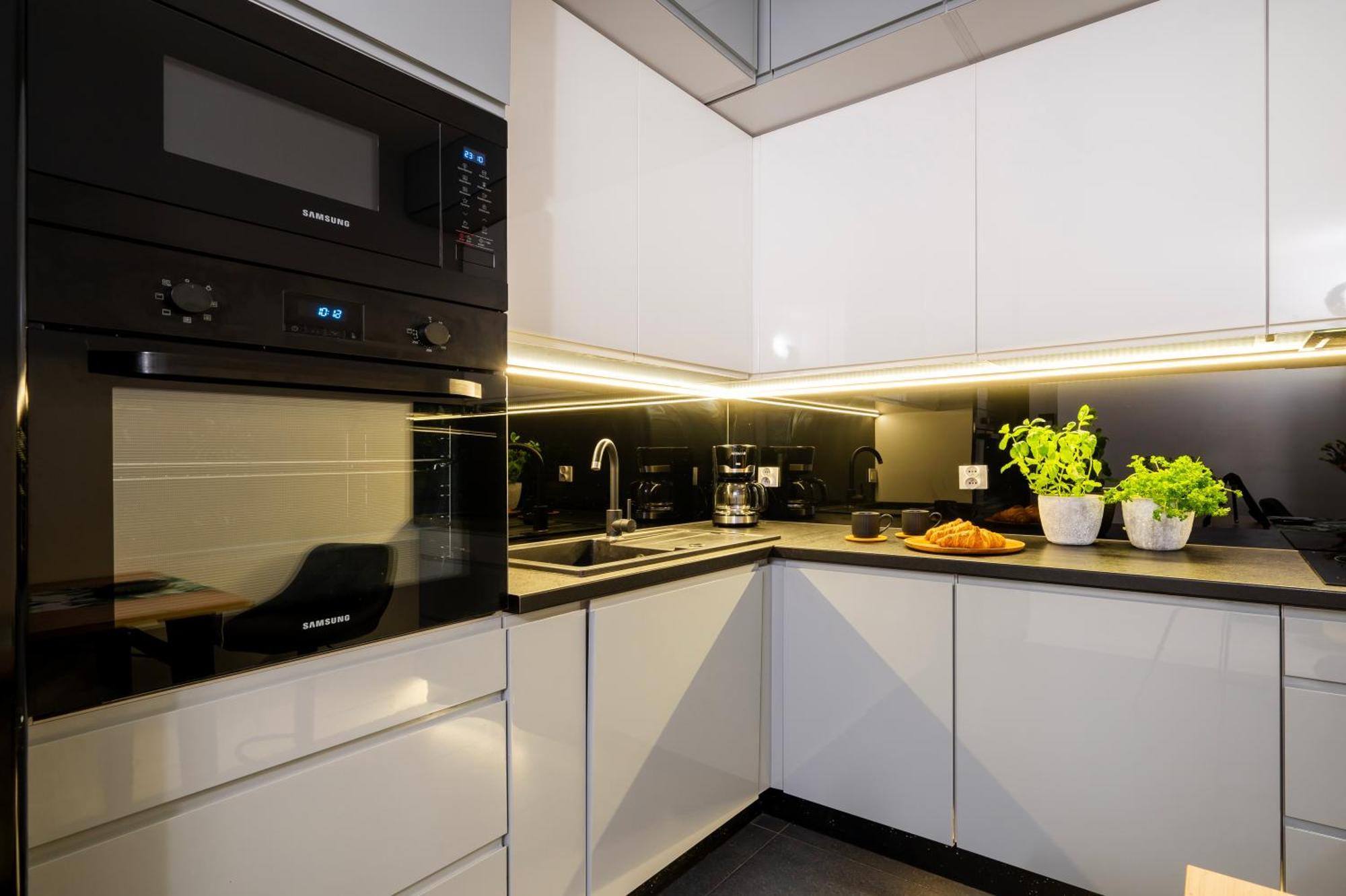 Manufaktura Residence - Apartamenty Industrial Z Parkingiem I Dwoma Lazienkami Лодз Екстериор снимка